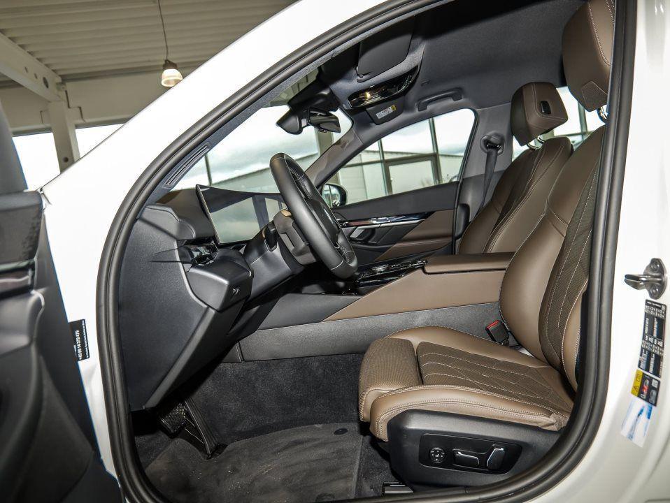 BMW i5 Sedan eDrive40
