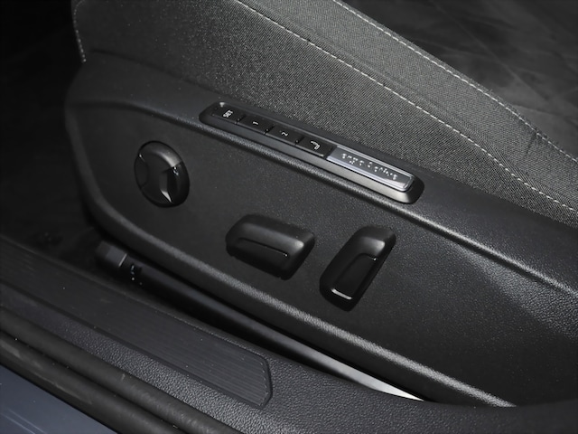 Volkswagen Golf 2.0 TSI Golf VIII Style