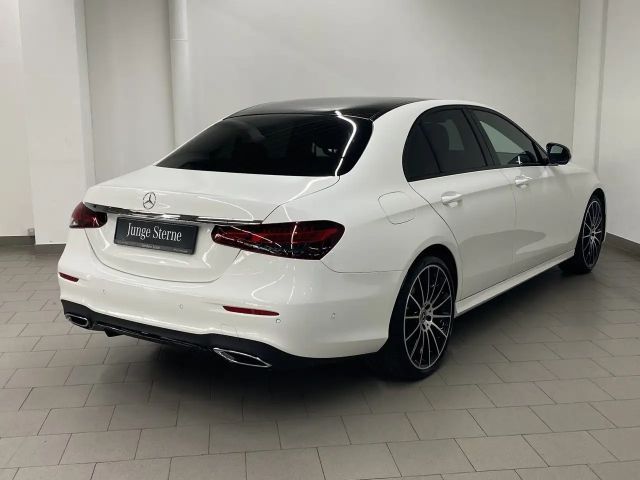 Mercedes-Benz E 200 AMG Line Sedan