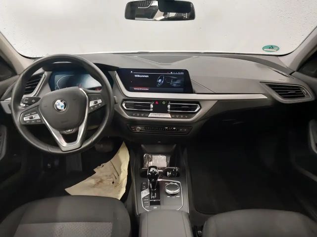 BMW 120 120i Sedan