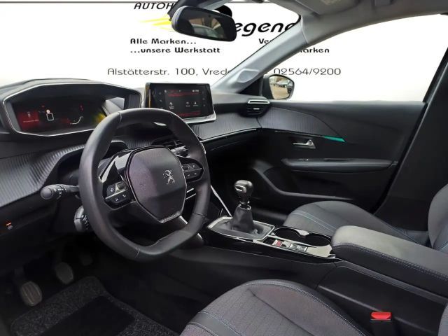 Peugeot 208 / LED / Allwetter / Kamera / Isofix / Navi