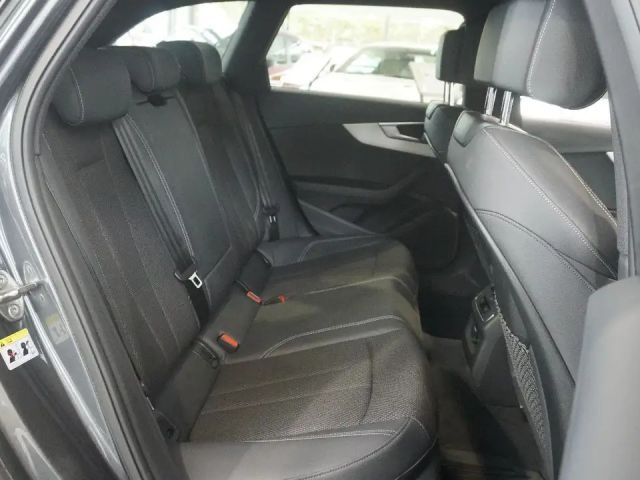 Audi A4 40 TFSI Avant Quattro S-Line