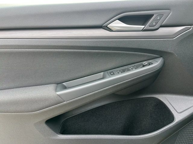 Volkswagen Golf 2.0 TDI DSG Style Variant