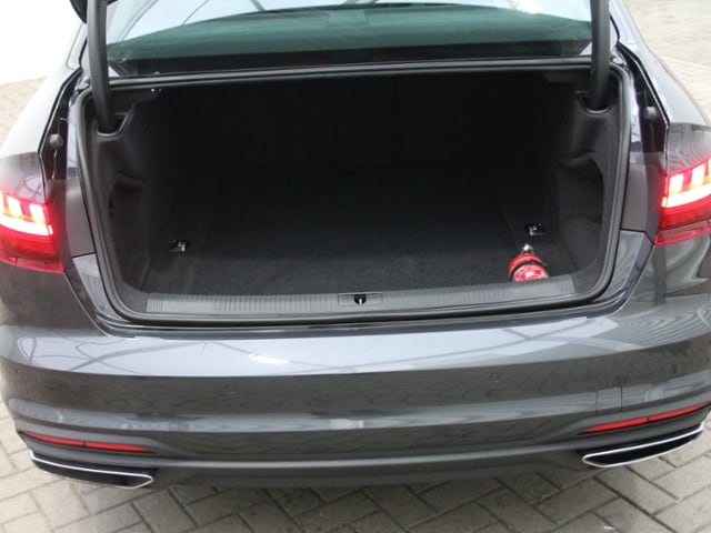 Audi A4 30 TDI S-Tronic Sedan