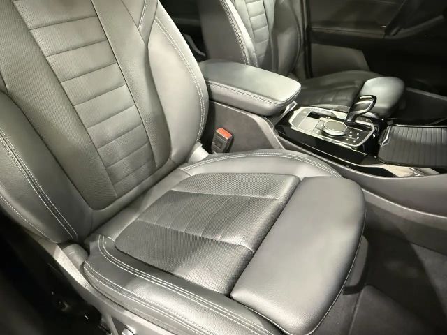 BMW X3 40d Standhzg AHK ACC 360° HUD Pano HiFi