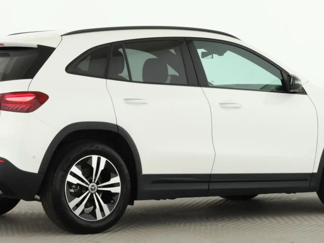 Mercedes-Benz GLA 180 Progressive