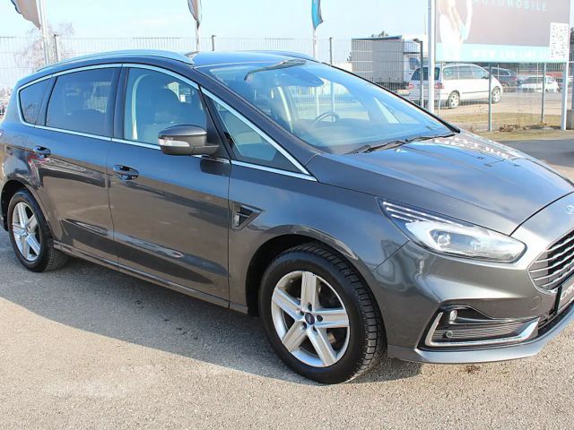 Ford S-Max Titanium