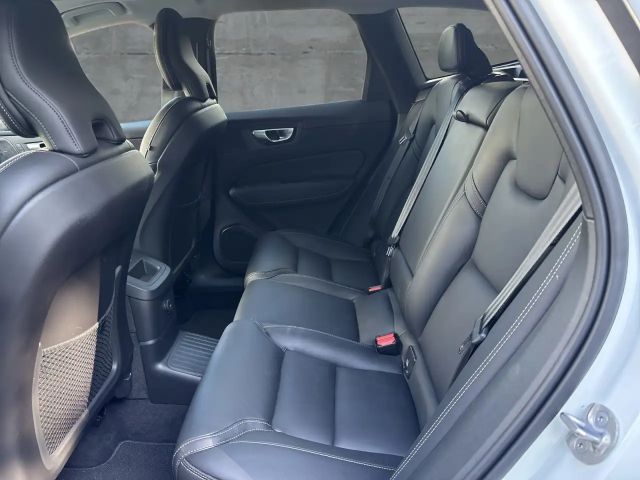 Volvo XC60 AWD Dark Plus T6