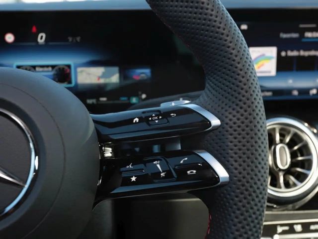 Mercedes-Benz B 180 AMG Line Sedan