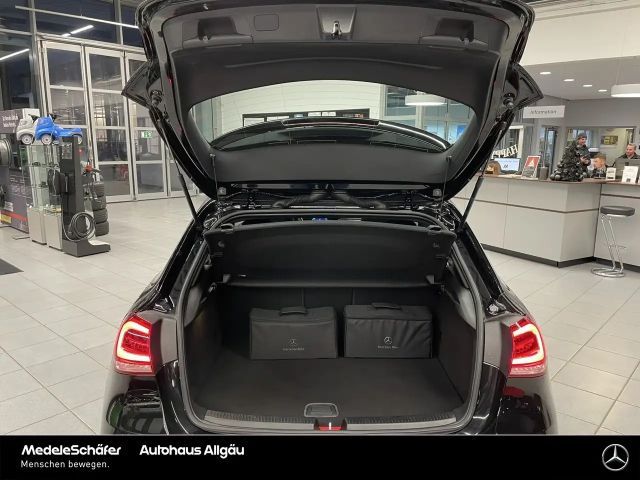 Mercedes-Benz A 250 A 250 e AMG Line