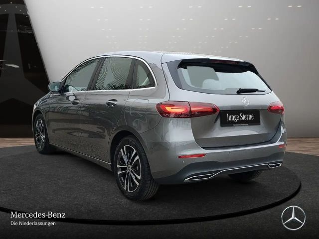 Mercedes-Benz B 200 Progressive Sedan