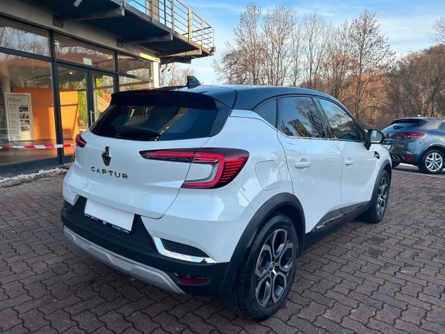 Renault Captur EDC Hybrid Techno