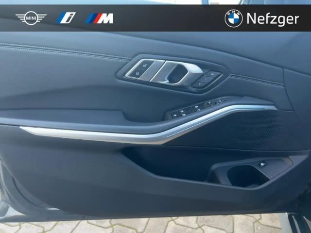 BMW 330 330e Sedan Sport Line