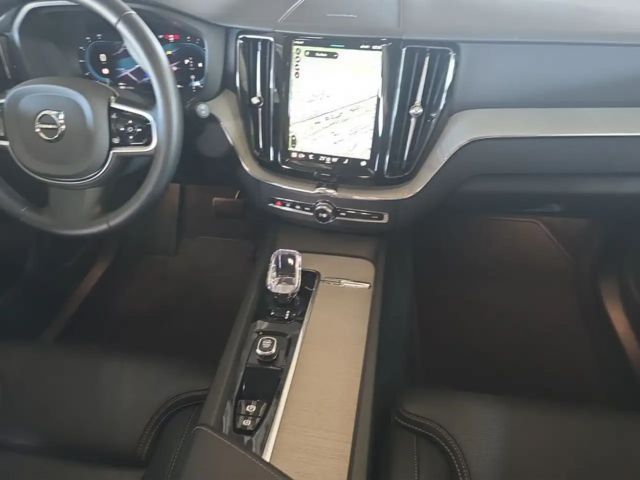 Volvo XC60 AWD Dark Plus