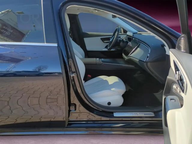 Mercedes-Benz E 300 EXCLUSIVE Sedan