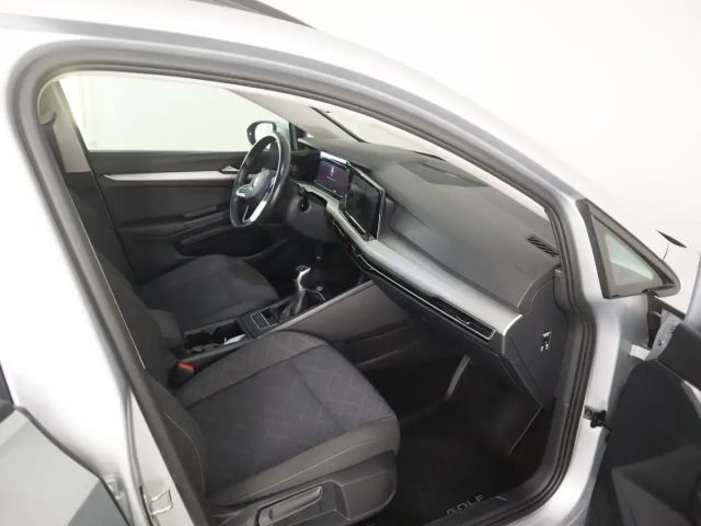 Volkswagen Golf Life Variant