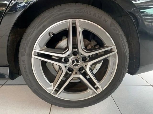 Mercedes-Benz CLA 200 AMG Line Coupé