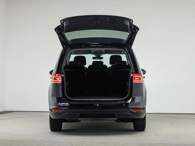 Volkswagen Touran 1.5 TSI DSG IQ.Drive