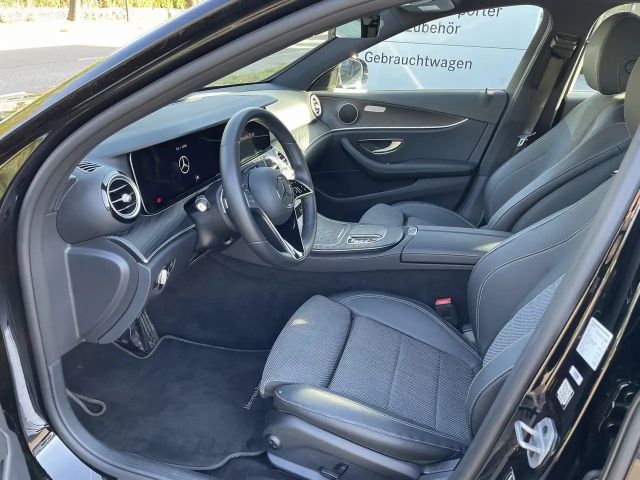 Mercedes-Benz E 220 AVANTGARDE E 220 d Estate