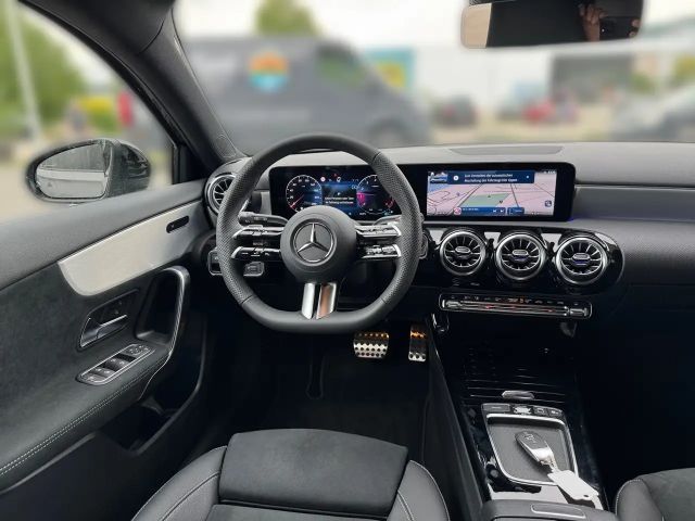 Mercedes-Benz A 180 AMG Line Hatchback