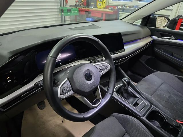 Volkswagen Golf Life Variant