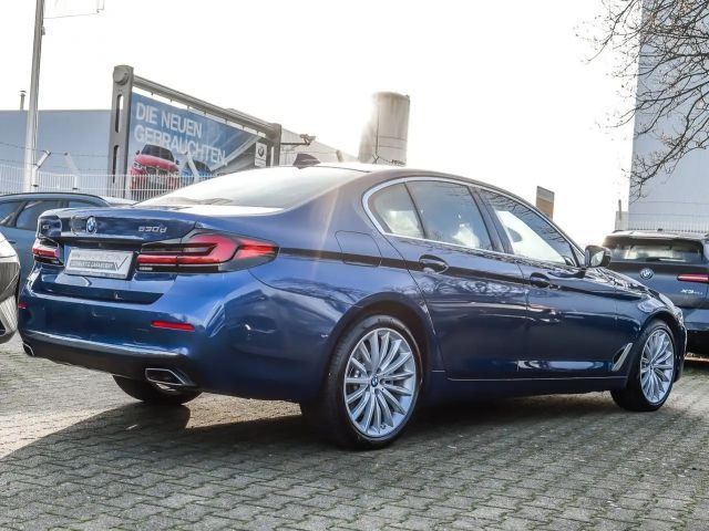 BMW 530 530d Luxury Line Sedan xDrive