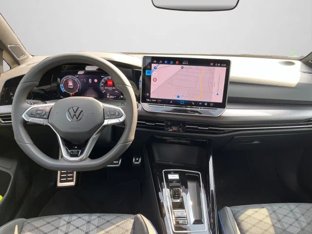 Volkswagen Golf DSG R-Line