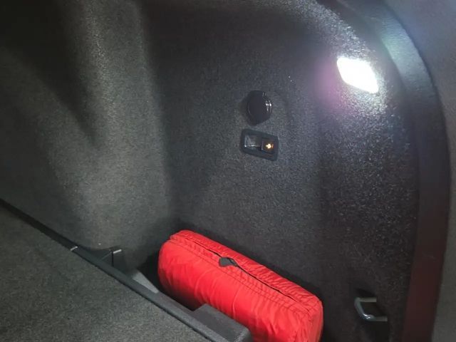 Volkswagen Golf 2.0 TDI DSG Life Variant