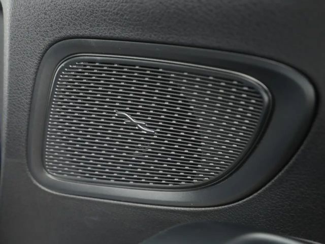 Mercedes-Benz C 200 AVANTGARDE Sedan