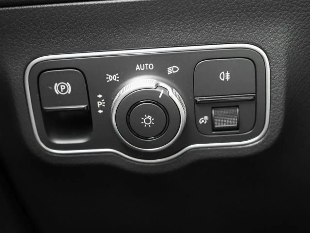 Mercedes-Benz EQA 300 4MATIC AMG Line