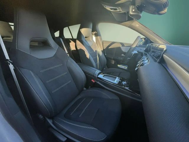 Mercedes-Benz CLA 180 AMG Line Shooting Brake