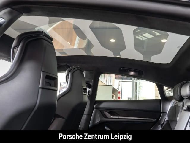 Porsche Taycan S Turbo