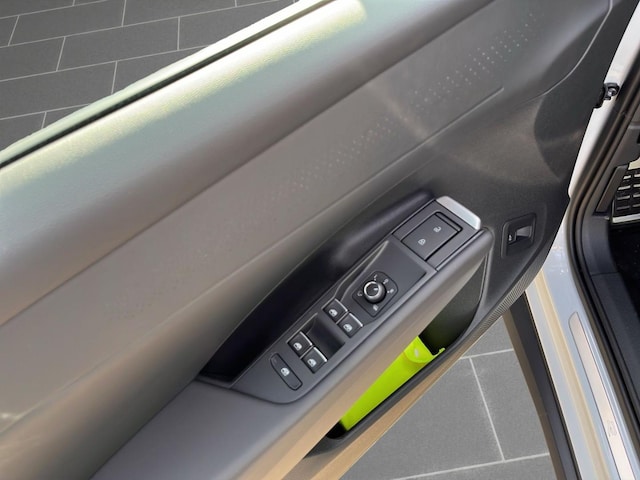 Volkswagen T-Roc IQ.Drive R-Line Style