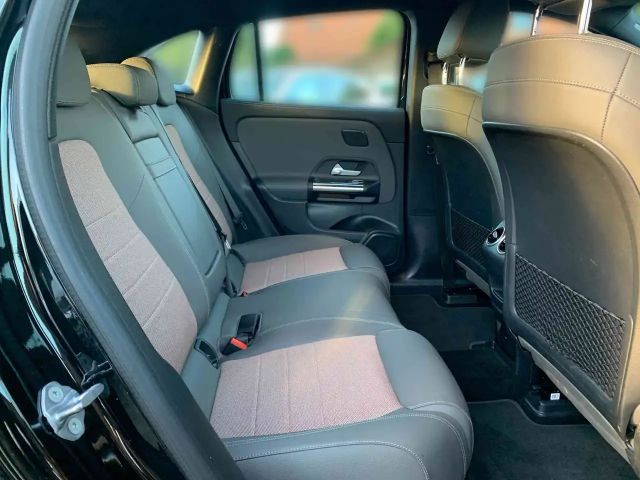 Mercedes-Benz EQA 250 Electric Art