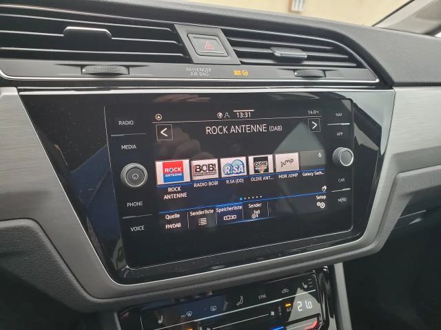 Volkswagen Touran DSG IQ.Drive R-Line