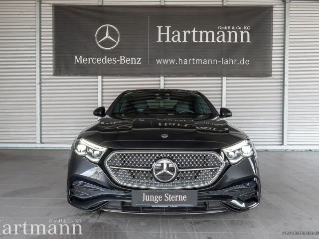 Mercedes-Benz E 200 AMG Line Sedan