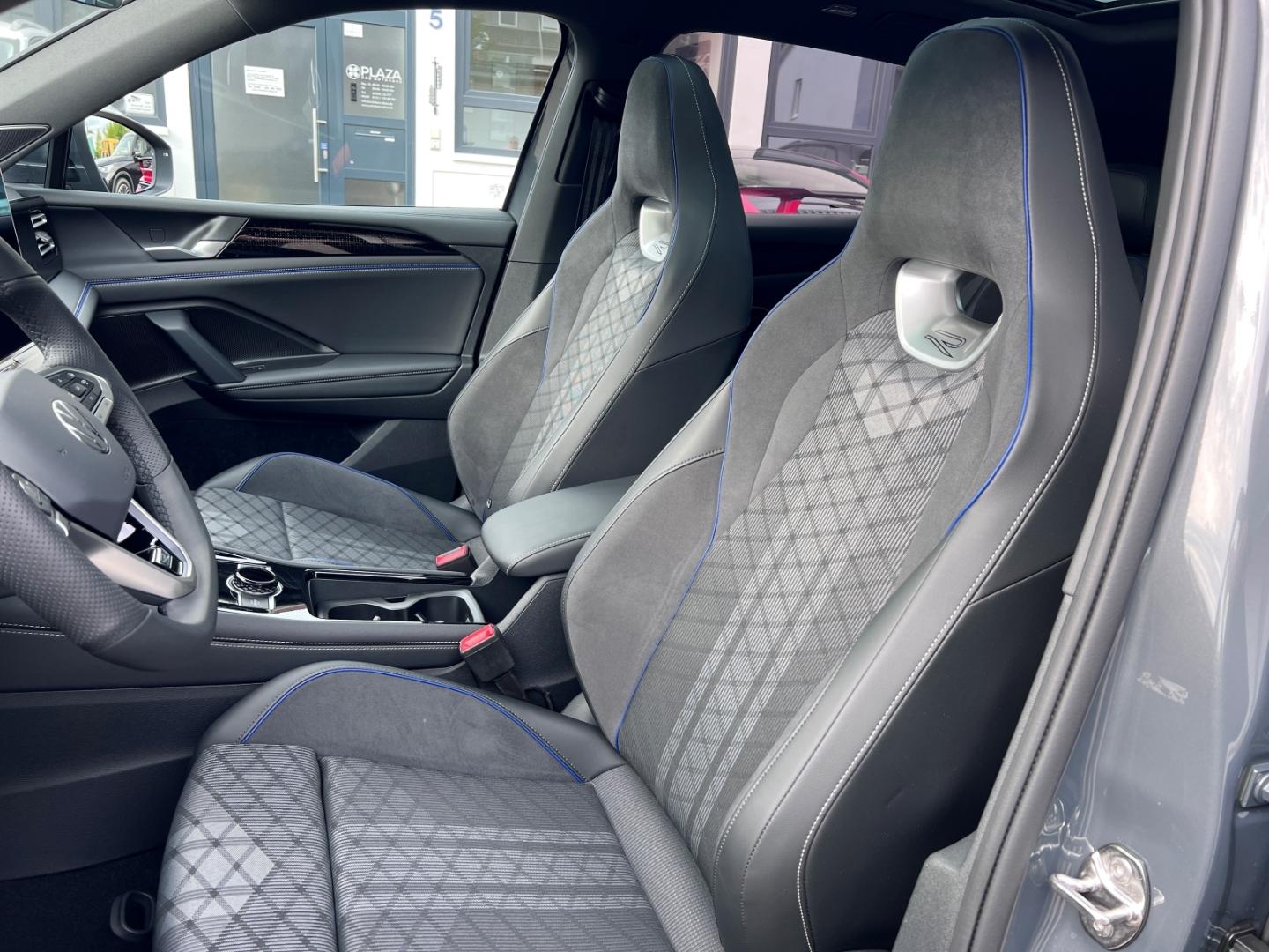 Volkswagen Tiguan 1.5 eTSI IQ.Drive R-Line