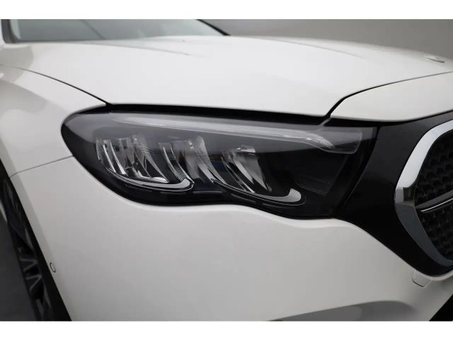 Mercedes-Benz E 220 AVANTGARDE E 220 d Sedan