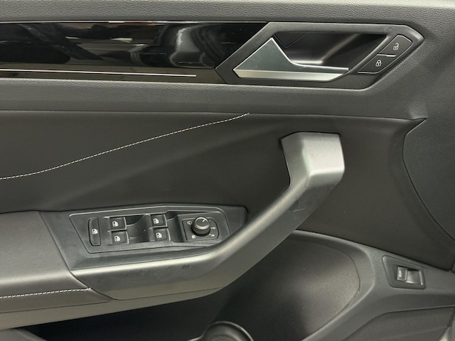 Volkswagen T-Roc 1.5 TSI DSG R-Line