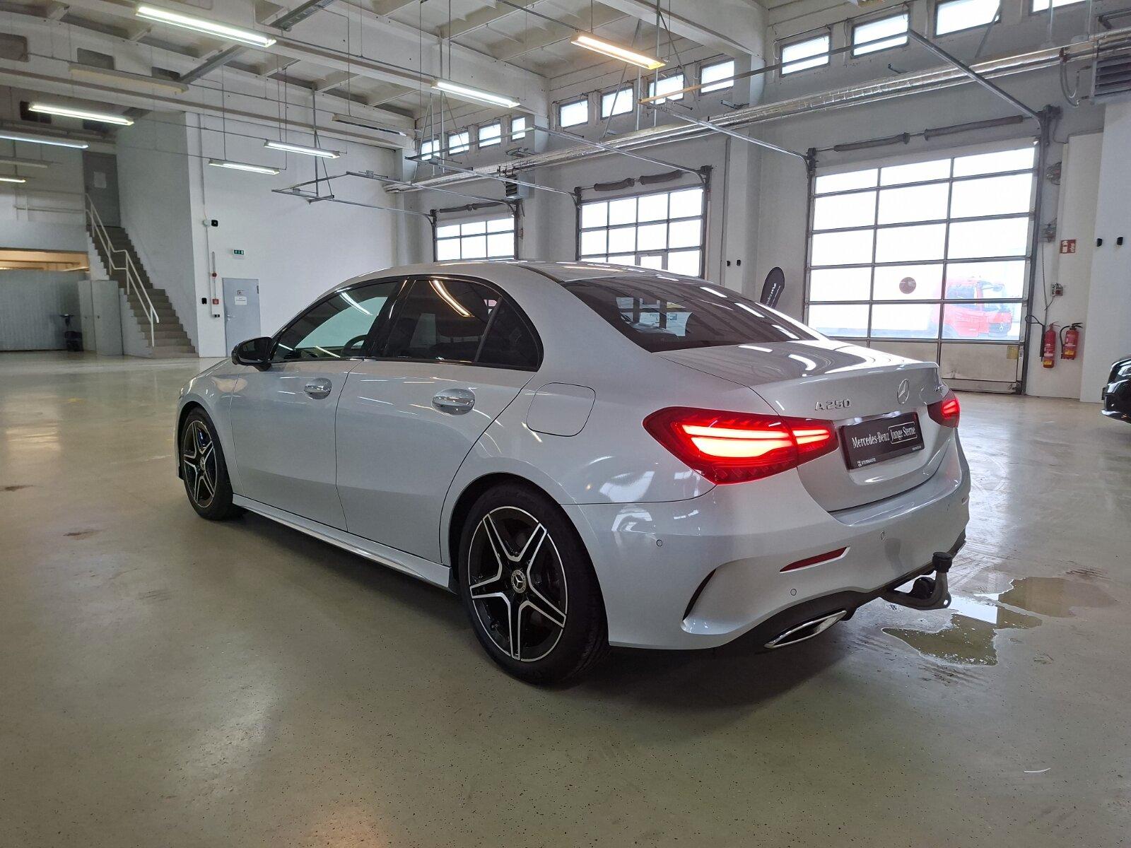 Mercedes-Benz A 250 4MATIC AMG Line