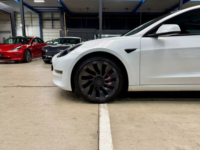 Tesla Model 3 Performance