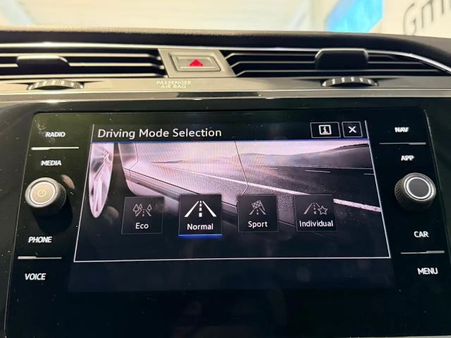 Volkswagen Touran BMT DSG Highline