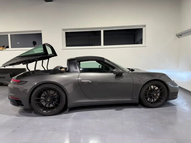 Porsche 911 4 Cabrio GTS Targa