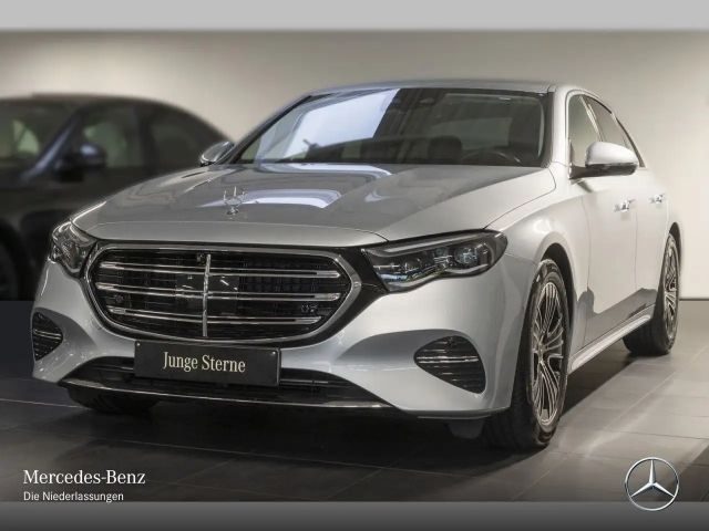 Mercedes-Benz E 220 E 220 d Sedan