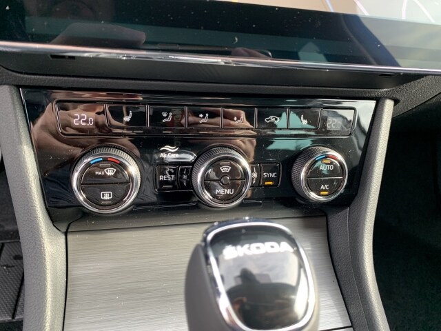 Skoda Superb 2.0 TDI Combi Style Style