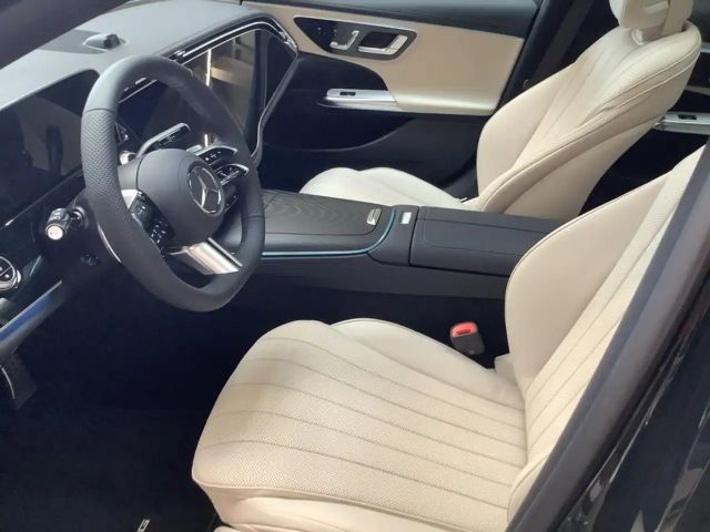 Mercedes-Benz E 200 AMG Line Sedan