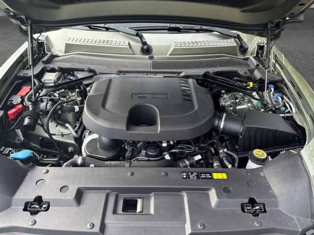 Land Rover Defender 110 D300 Dynamic HSE