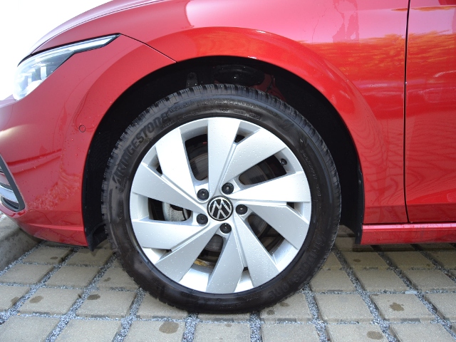 Volkswagen Golf 1.5 eTSI DSG Golf VIII IQ.Drive