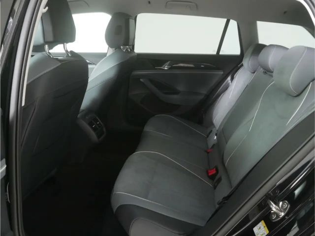 Volkswagen Passat 1.5 eTSI Business DSG