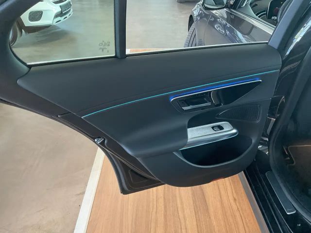 Mercedes-Benz E 220 AVANTGARDE E 220 d Sedan